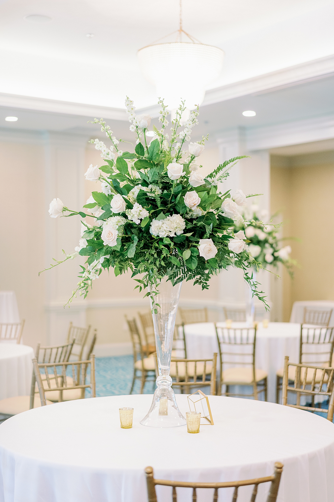 Wedding table details at Simple Southern Country Club Wedding | Image by Annie Laura Photo