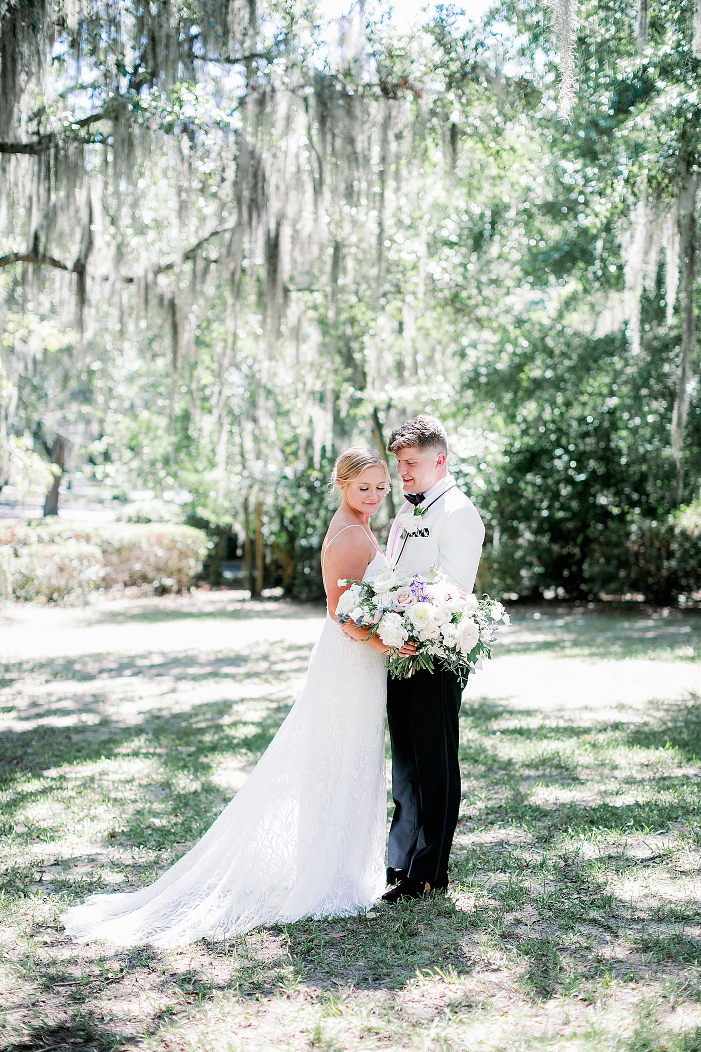 Bride and groom snuggling before their wedding | Images by Annie Laura Photography