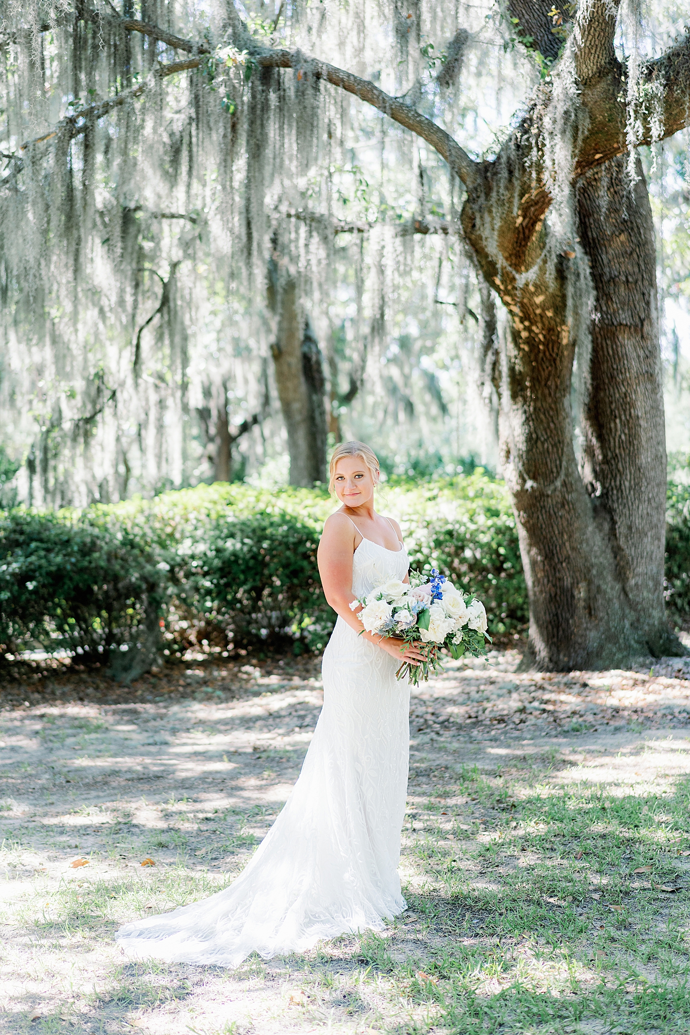 Outdoor bridal portraits | Images by Annie Laura Photography